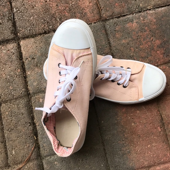 Wet seal Sneakers - Picture 8 of 8